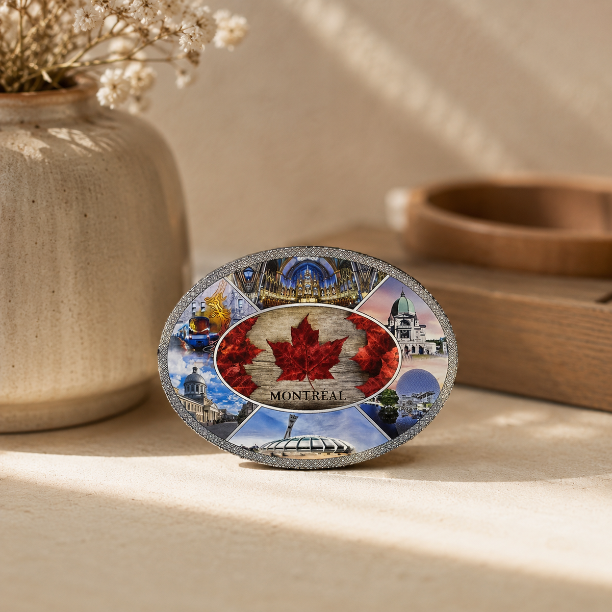 Montréal Oval Foil Magnet – Souvenir | Boutique LH Montréal