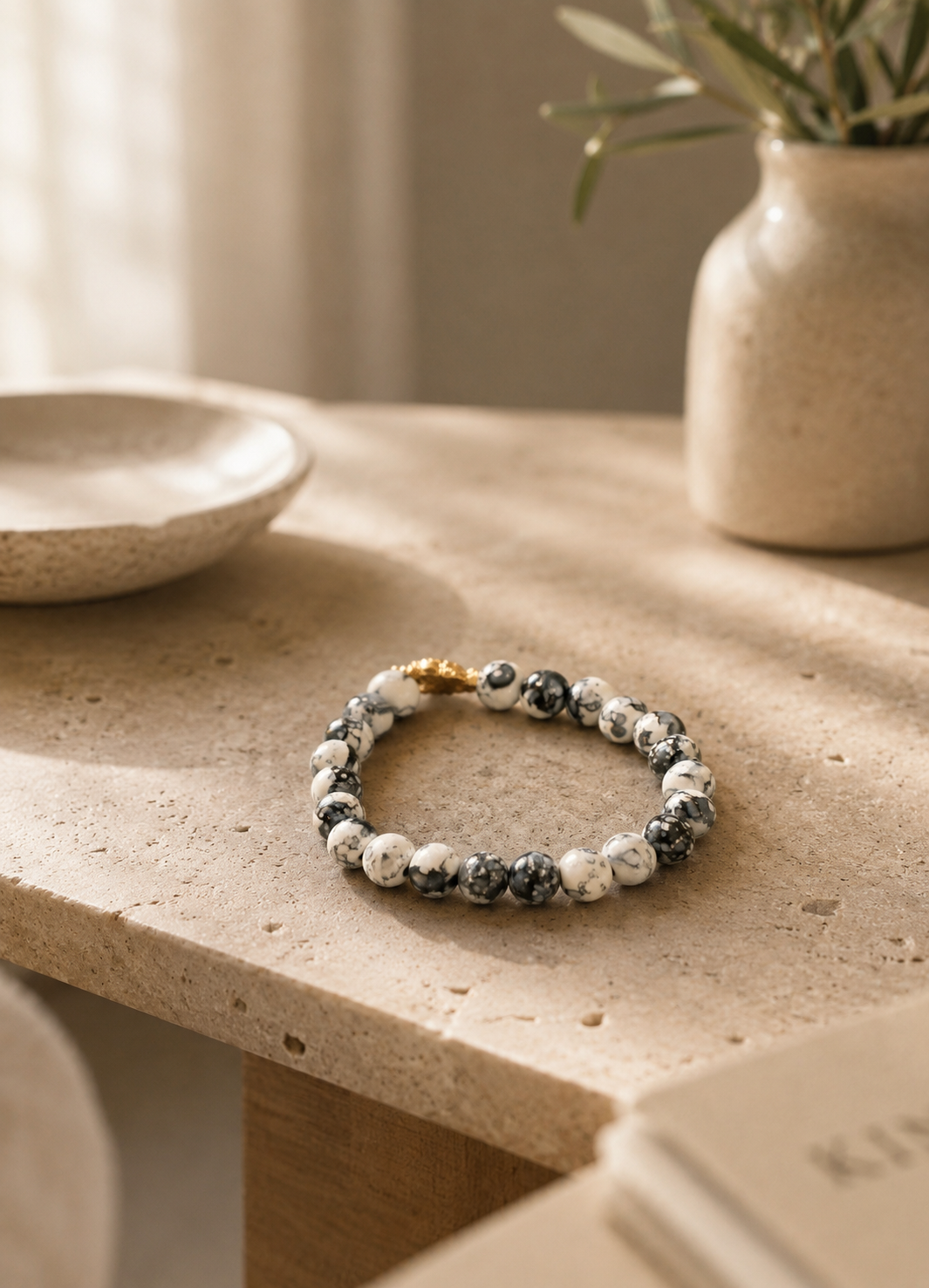 Black & White Marble Stone Bracelet – Gold Accent | Boutique LH Montréal