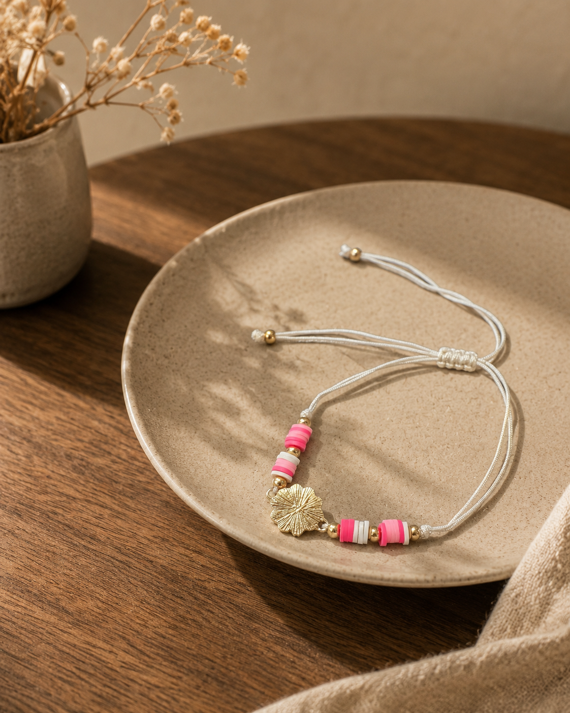 Adjustable Four-Leaf Clover Bracelet – White Cord & Pink Beads | Boutique LH Montréal