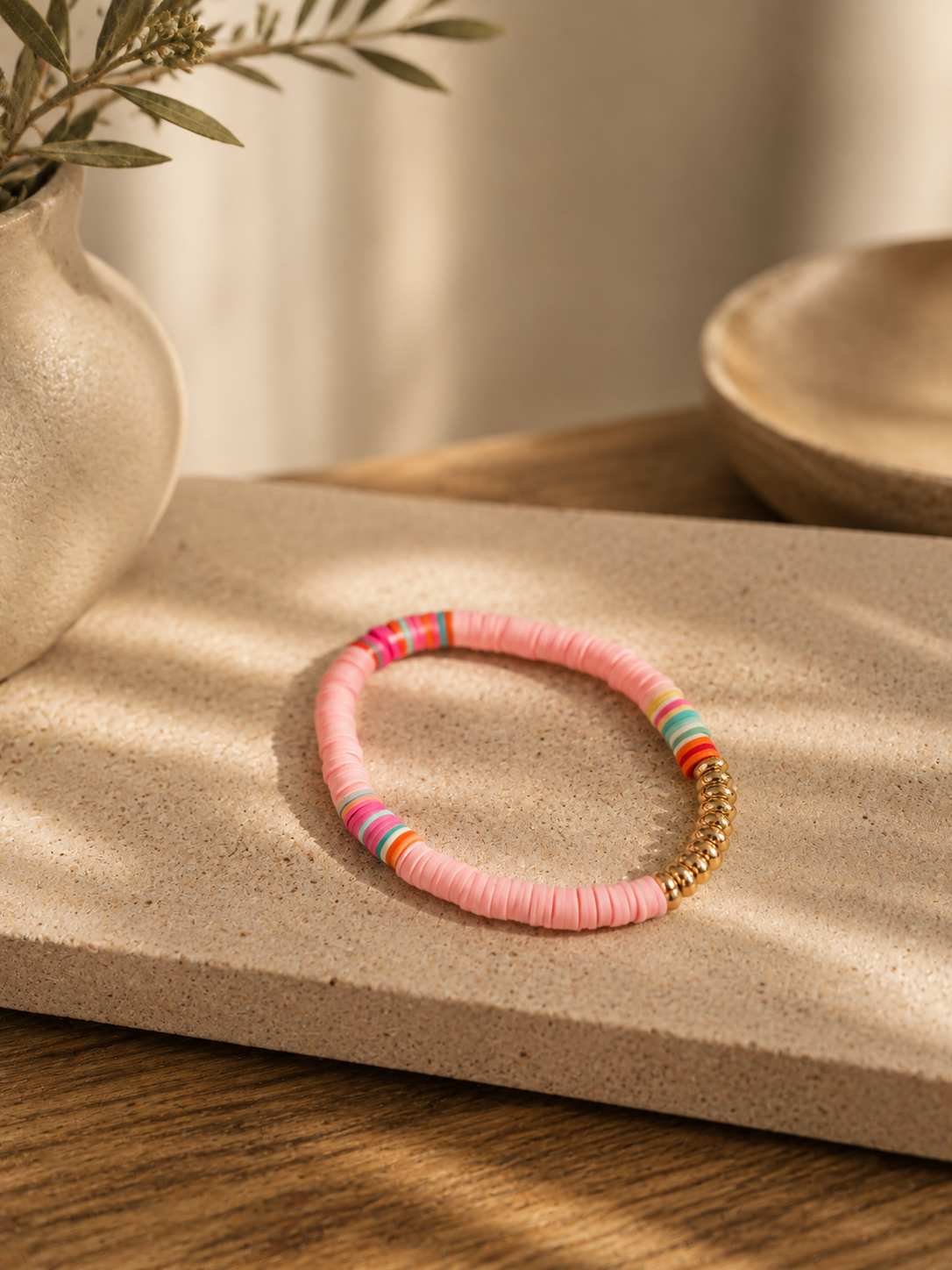 Stretch Pink Disc Bead Bracelet – Gold Accent | Boutique LH Montréal
