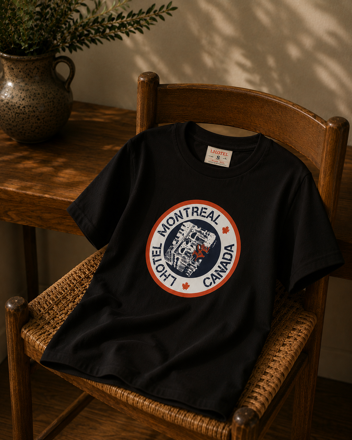 Hotel Montréal Heritage Badge T-Shirt| Boutique LH Montréal